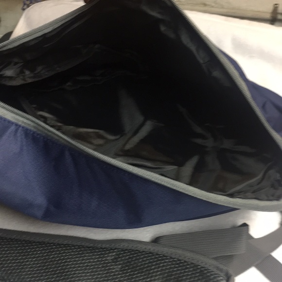 Disney Cruise Line Sling Bag - Picture 4 of 5